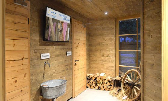 Sanitärgebäude mit Duschen und WC, Kaiser Camping Bad Feilnbach